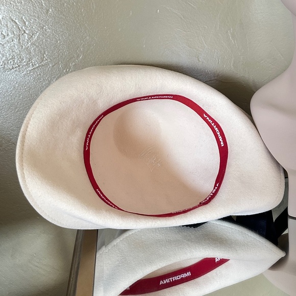 STRIKING 1970s' IVORY FELT FEDORA + YELLOW/BLACK TRIM & FEATHERS - Picture 9 of 9